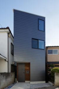 特徴的な外観の3階建てデザイン住宅　世田谷区Ｔ様邸