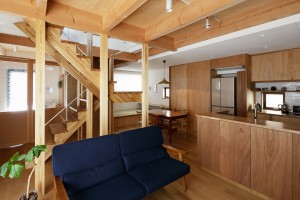 デザイン住宅　木の温もりを感じる、三角屋根の家　世田谷区Ｏ様邸