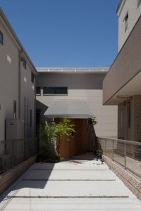 旗竿地に建つ、自然素材デザイン住宅：武蔵野市Ｉ様邸