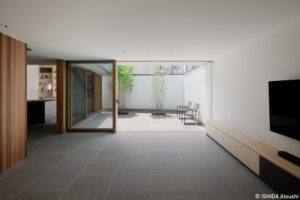 片流れ屋根とフラット屋根を組合わせたスタイリッシュなデザイン住宅　O様