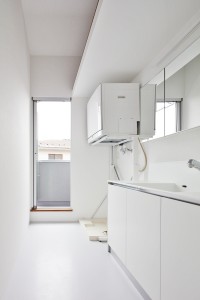 3階建て住宅　木のぬくもりと都会的なシックさが合わさったデザイン住宅　N様邸