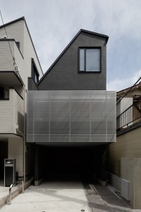 狭小３階建て住宅　居室空間内に階段を配置したシンプルな住宅 T様邸