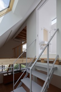 工場のようなシンプルデザインが快いアトリエ併用住宅 T様邸