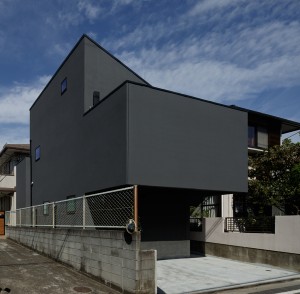 シックでインパクトのある2階建てデザイン住宅　武蔵野市Ｙ様邸