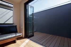 シックでインパクトのある2階建てデザイン住宅　Ｙ様邸