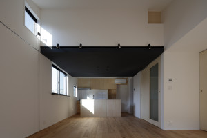 ゴージャスな外観に木材をふんだんに使用した内観のデザイン住宅　Y様邸