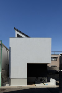 洗練された外観にルーフバルコニーのあるデザイン住宅　Ｍ様邸