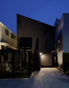 落ち着いた外観にラグジュアリーな内観のデザイン住宅　O様邸