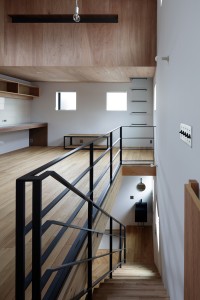 白を基調としたシェッドルーフのデザイン住宅　Ｍ様邸