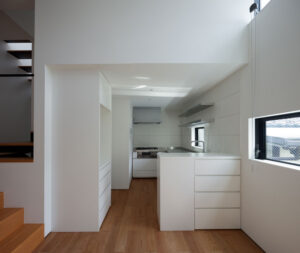階段をゾーニングに活用　理想の間取りを叶えたデザイン住宅　渋谷区T様邸