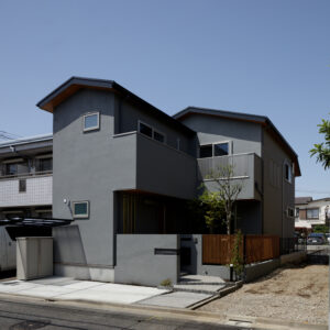 こだわりのディティールが詰まった吹き抜けのある住まい K様邸