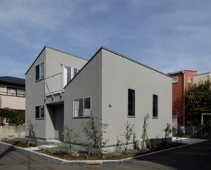 外と内がゆるやかに繋がるデザイン住宅 H様邸