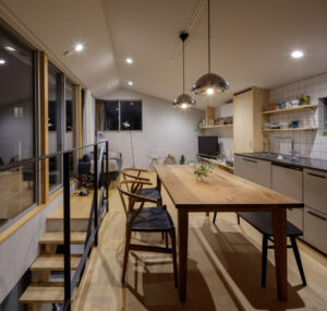 外と内がゆるやかに繋がるデザイン住宅 H様邸