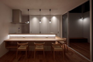 コミュニケーションを育む家 ウッドデッキとダイニングがつなぐ暮らし