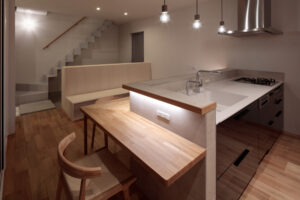 コミュニケーションを育む家 ウッドデッキとダイニングがつなぐ暮らし