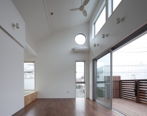 デザイン住宅：丸い窓が印象的な白い家：世田谷区Ｉ様邸