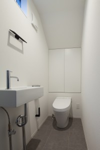三階建てデザイン住宅　ウッドデッキのあるモダンな家　N様邸