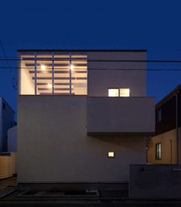 デザイン住宅　高さのある天井とスケルトン階段で開放的な間取りの家：世田谷区Ｉ様邸