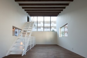 デザイン住宅　高さのある天井とスケルトン階段で開放的な間取りの家：世田谷区Ｉ様邸
