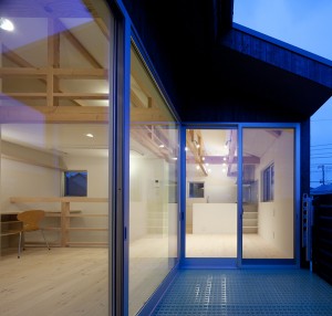 デザイン住宅　焼杉板の黒い外壁が趣のある和風モダンデザインの家　調布市Ｈ様邸