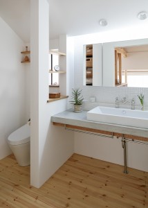 デザイン住宅　木の温もりを感じる、三角屋根の家　Ｏ様邸