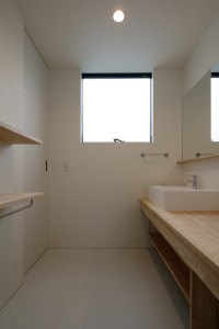 3階建て住宅　リビングの吹き抜けが特長的なモダン住宅　S様邸