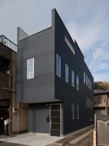 自然光がたっぷりさしこむ個性的なデザインハウス：横浜市S様邸
