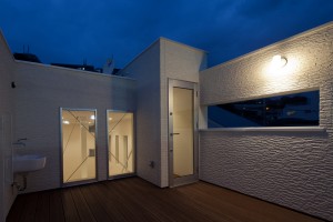自然光がたっぷりさしこむ個性的なデザインハウス：横浜市S様邸