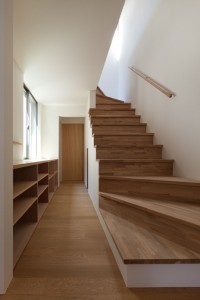 旗竿地に建つ、自然素材デザイン住宅：武蔵野市Ｉ様邸